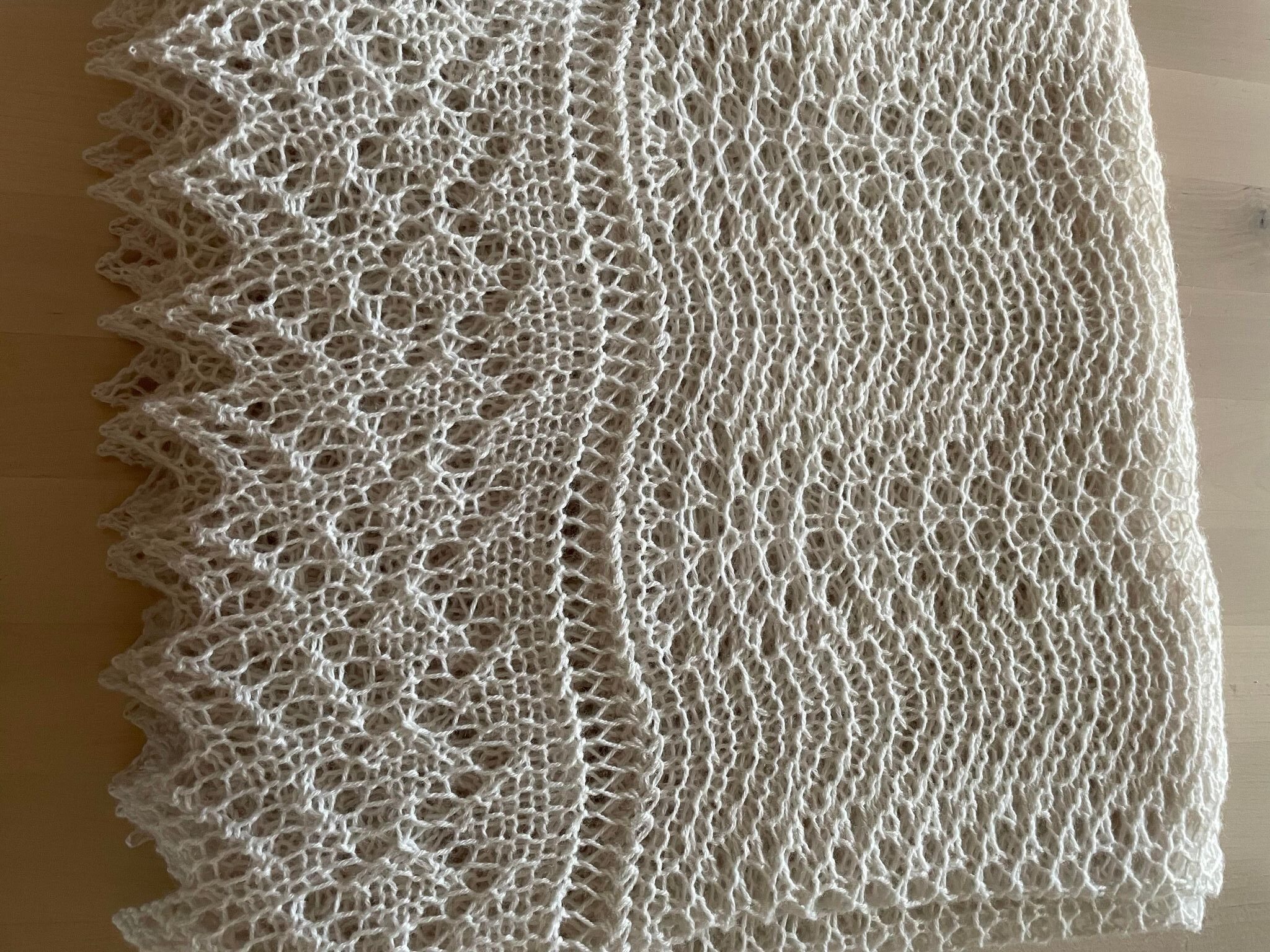 Kronprinsesse Mary svøb strikket i 100 % Superwash Baby merinould. Original størrelse - Billede 4