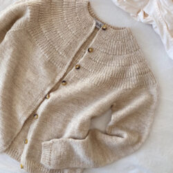 Ankers Cardigan - My Size - Drops Flora