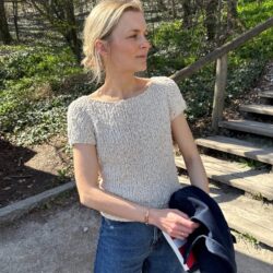Wave Tee fra PetiteKnit | Garnalternativ Drops Belle