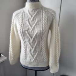 Cable Joy Sweater - Drops Baby Merino og Drops Kid Silk