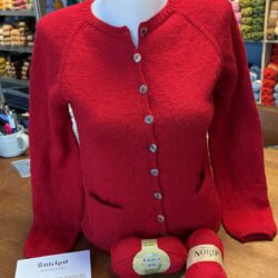 Copenhagen Cardigan fra PetiteKnit | Garnalternativ Drops Nord og Alpaca 400